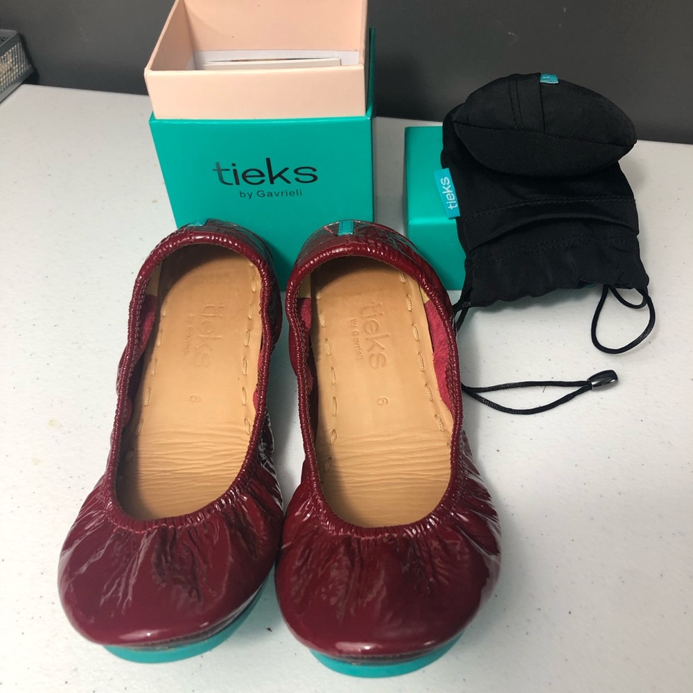TIEKS Ruby Red Patent Leather  Flats Size 6 Tieks